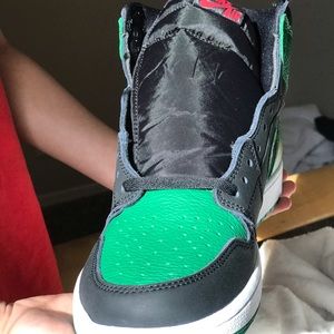 Air Jordan 1 High Pine Green